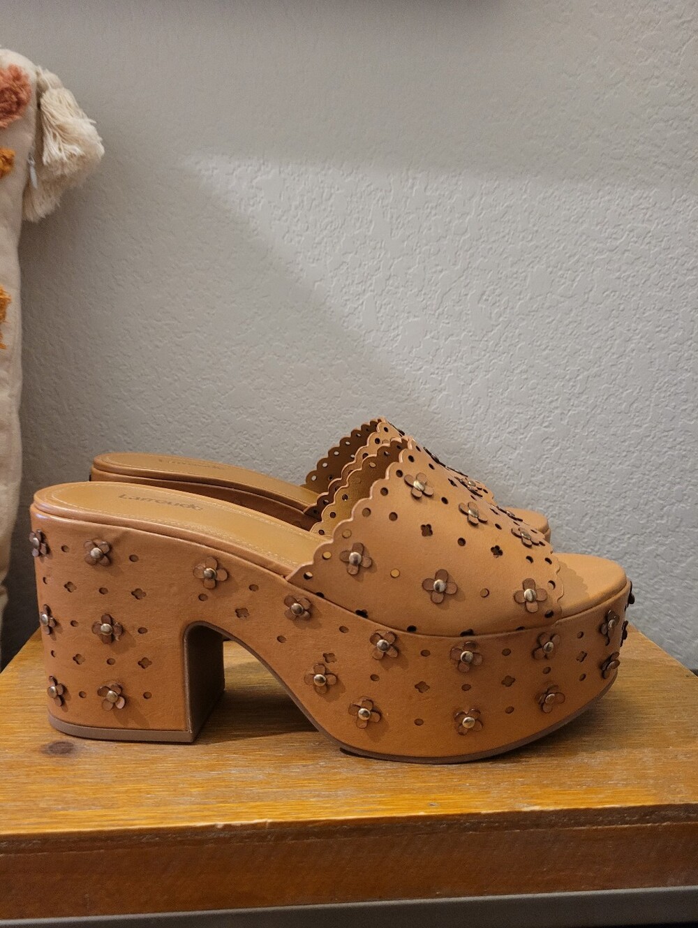 Larroude Brown Floral Laser-Cut Studded Platform Slide Heels, Sz10 - Picture 5 of 15